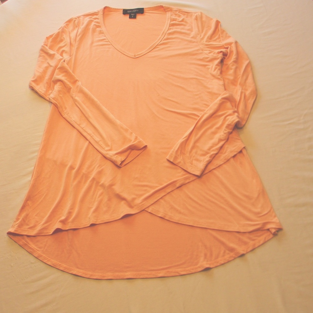 Karen Kane tulip top